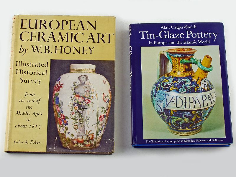 2 Livros sobre cerâmica