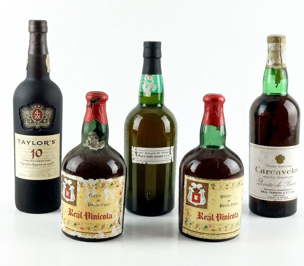 Três Garrafas de Vinho do Porto