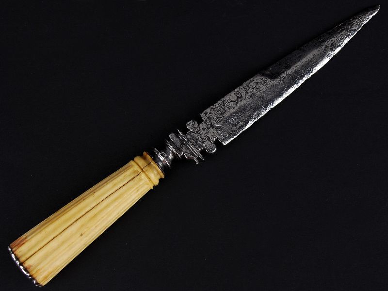 Punhal