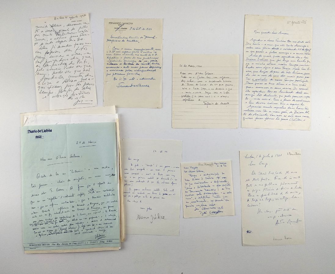 Conjunto importante de 43 cartas manuscritas de escritores.