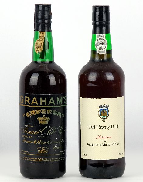 2 Garrafas de vinho do Porto