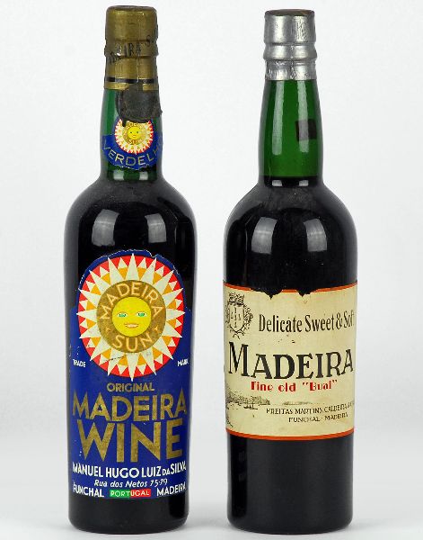 2 Garrafas de vinho da madeira