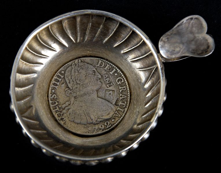 Taça para prova de vinho (Tastevin)