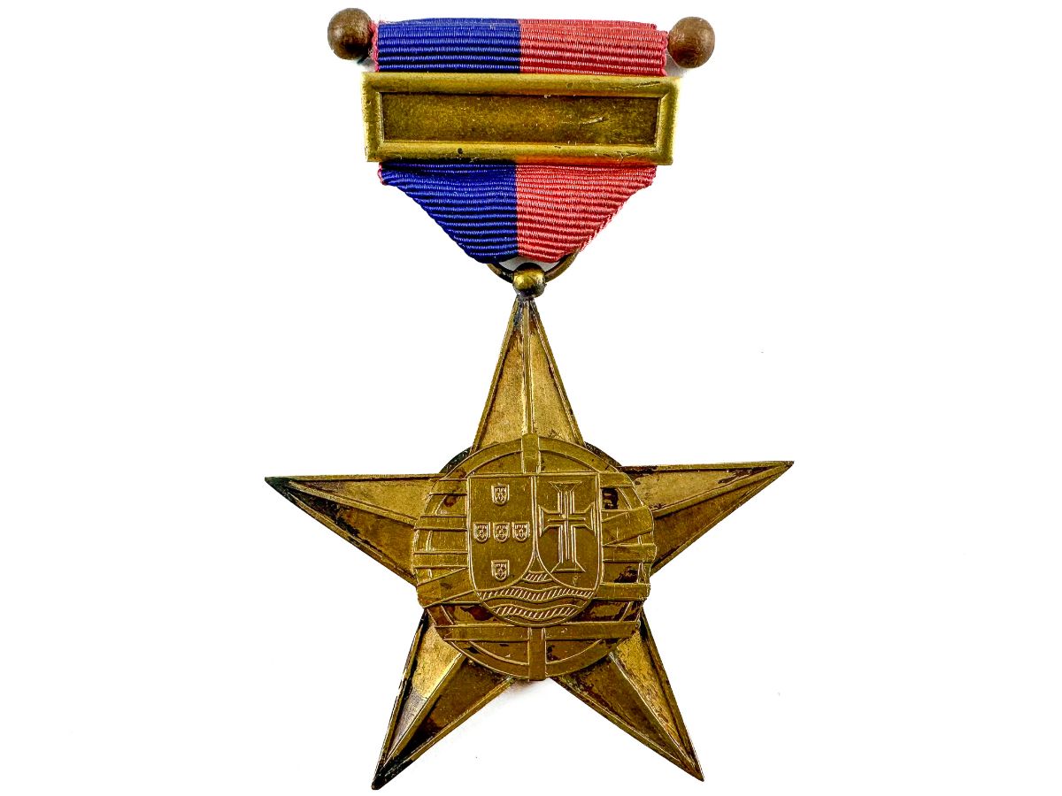 Medalha de dedicação e Mérito no Ultramar