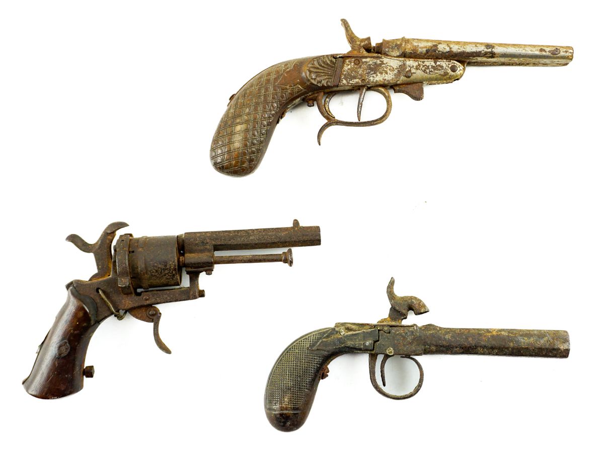 3 Pistolas diversas
