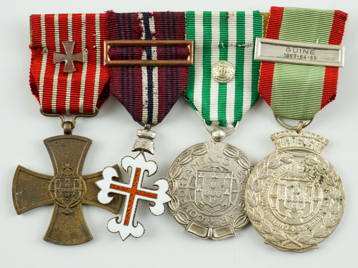 Conjunto de Medalhas da Guerra no Ultramar