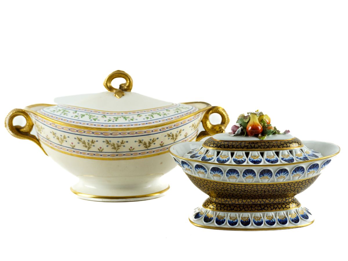 2 Terrinas em porcelana