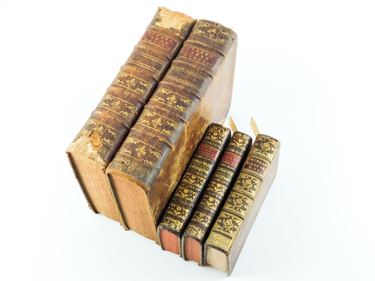 Conjunto de livros do séc XVIII