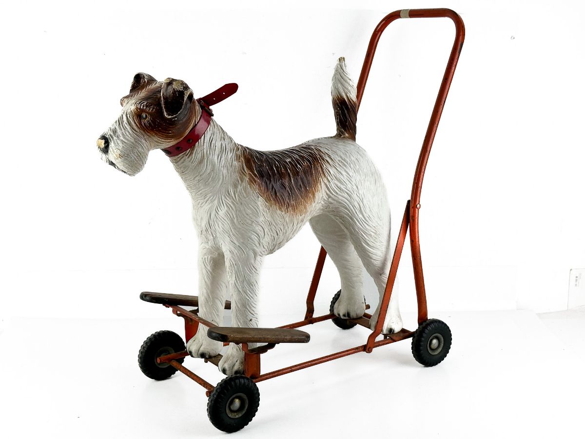 Brinquedo inglês da marca Tri-ange Fox Terrier