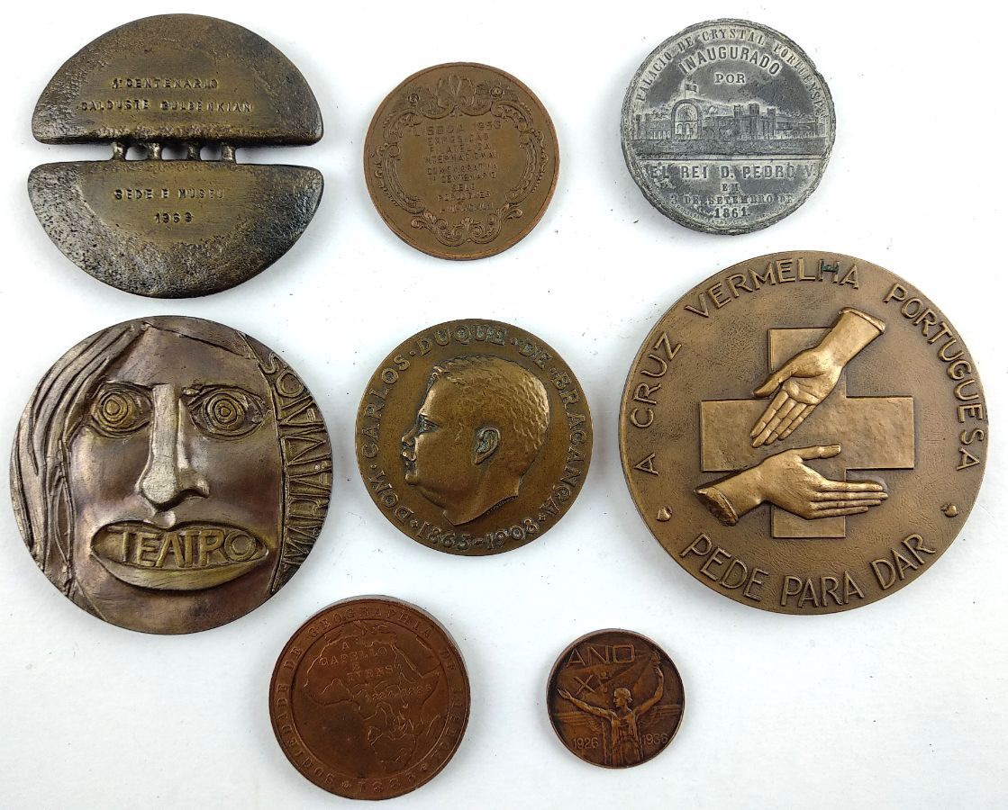 Oito Medalhas Diversas