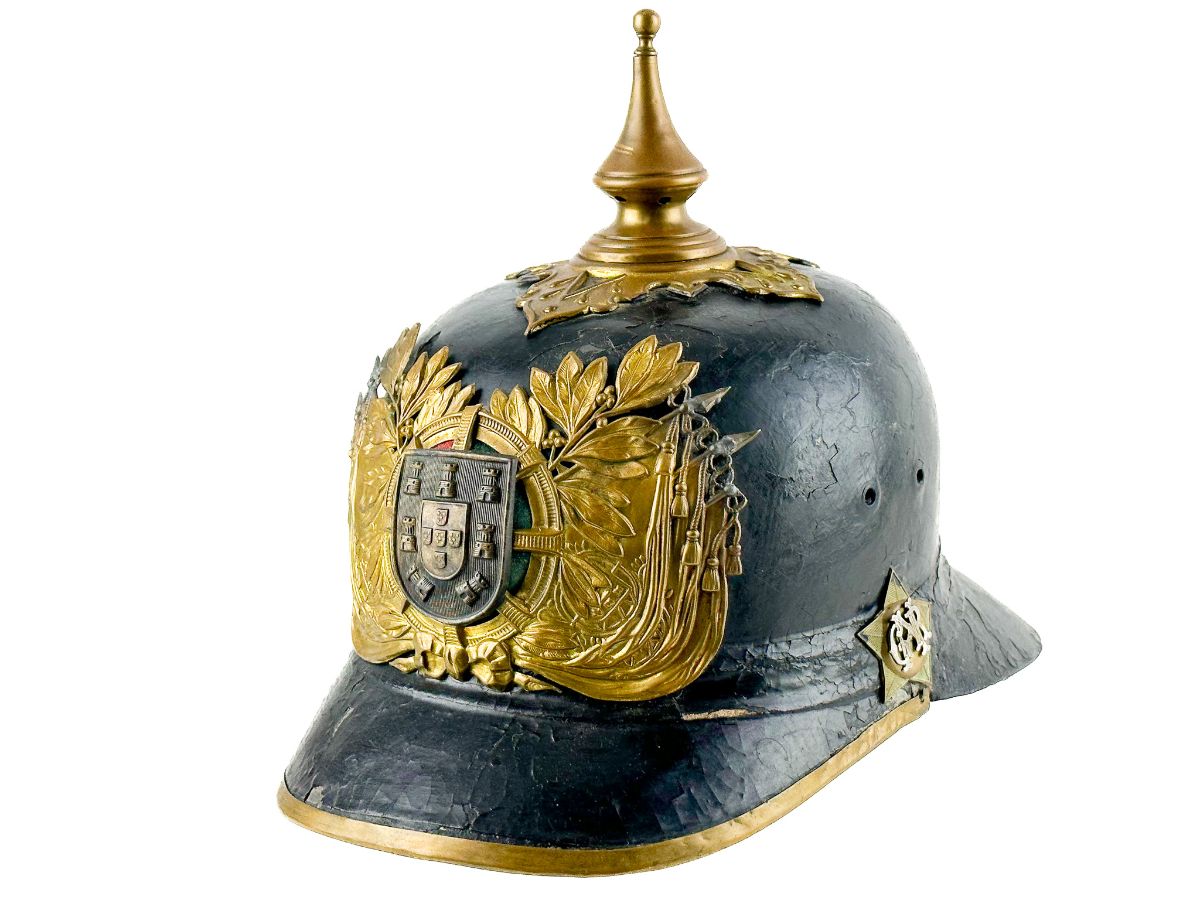 Capacete de Infantaria da GNR. 