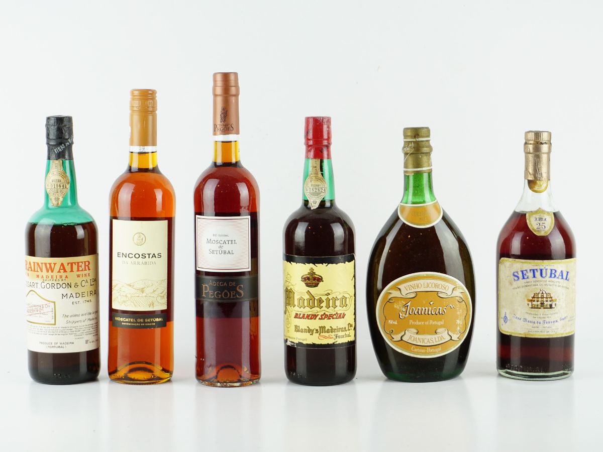 6 Garrafas de vinhos generosos e licorosos