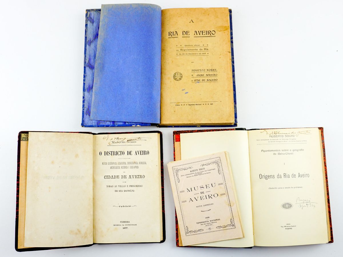 Aveiro, 3 livros e brochura