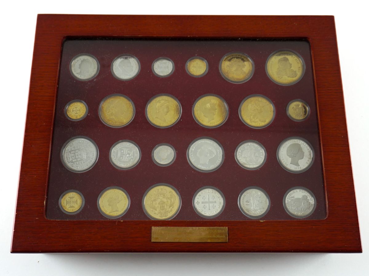 24 Medalhas - História da Moeda Portuguesa