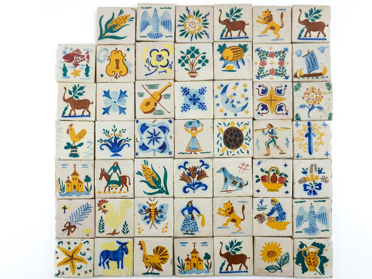 48 Pequenos azulejos