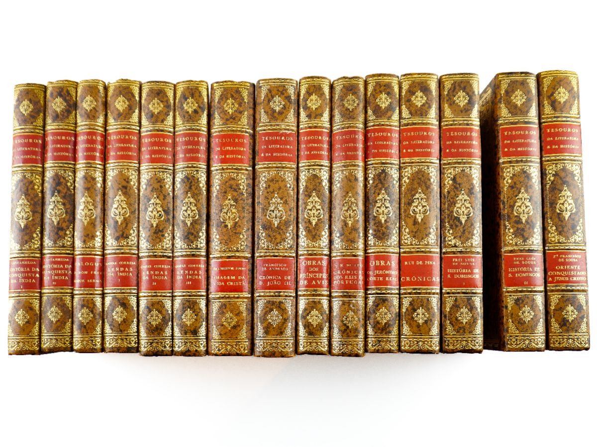Excecional conjunto de 15 Livros Tesouros da Literatura e da História Lendas da India 
