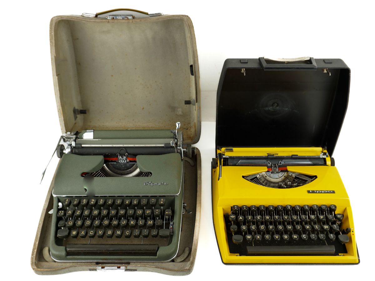 2 Máquinas de escrever