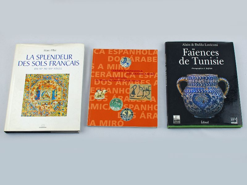 3 Livros diversos sobre cerâmica