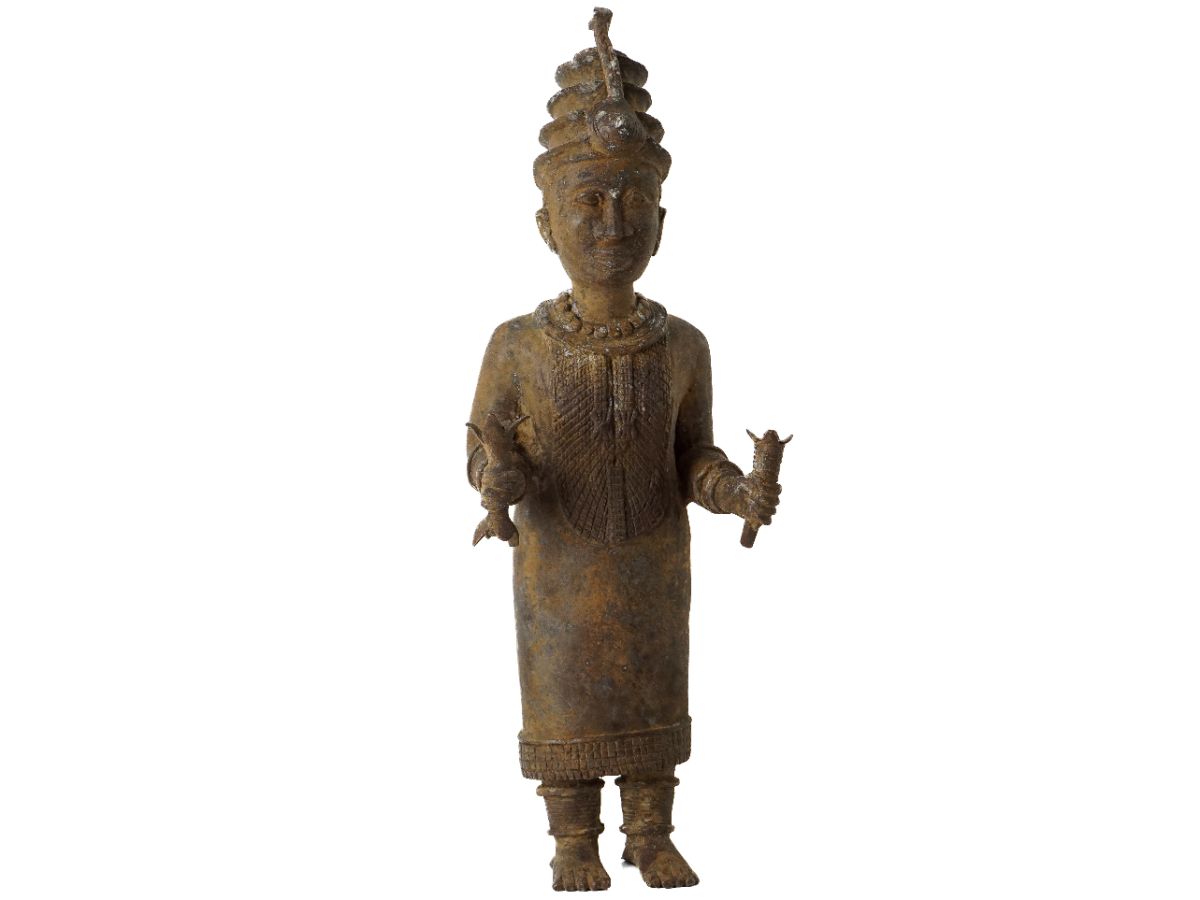 Escultura em bronze africano