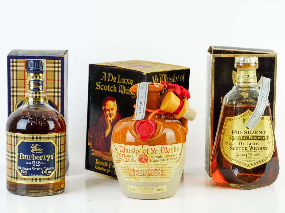 3 Garrafas de whisky