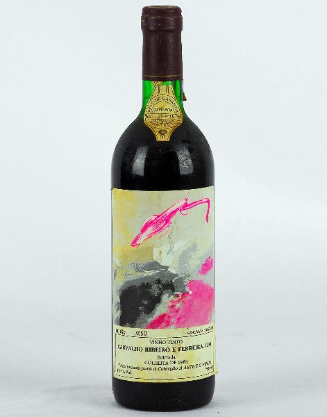 Garrafa de vinho tinto da Bairrada