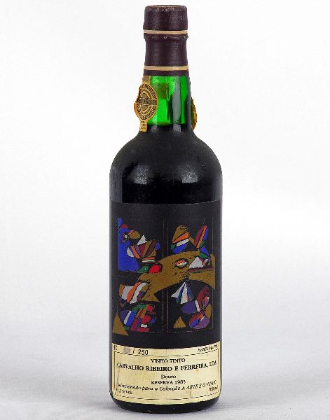 Garrafa de vinho tinto do Douro