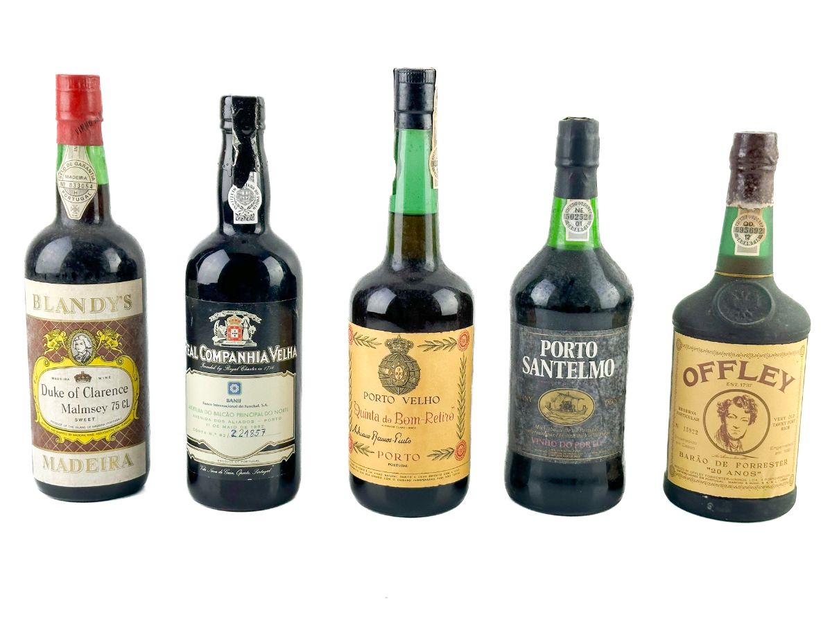 Conjunto de 4 Garrafas de Vinho do Porto