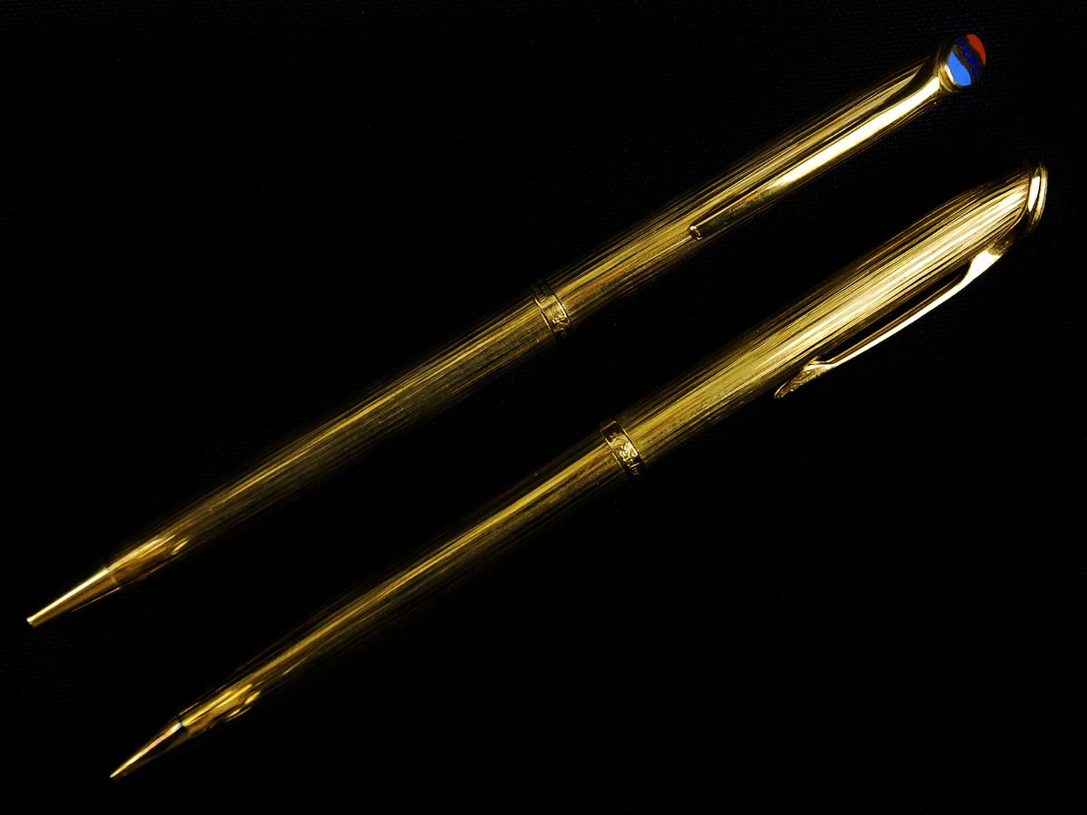 Caneta esferográfica e lapiseira