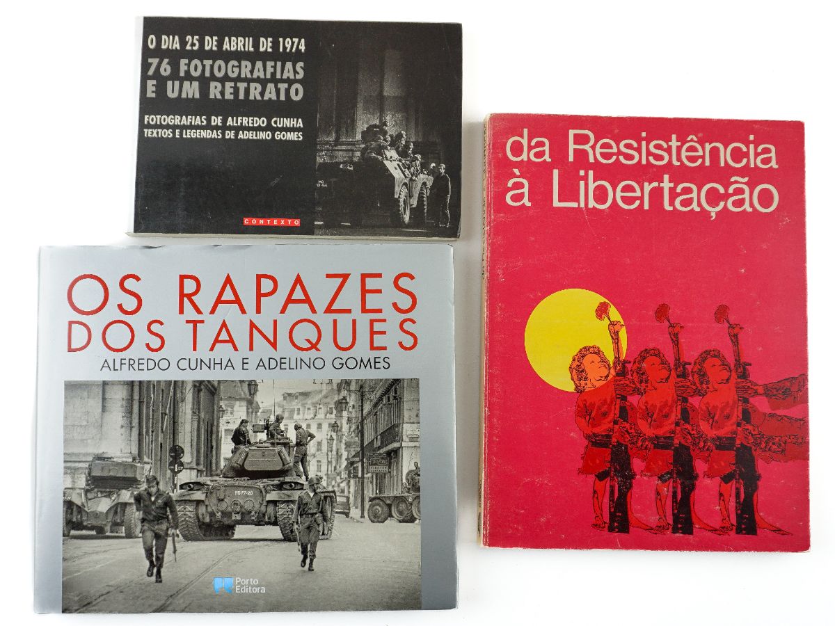 3 Fotobooks sobre o 25 de Abril