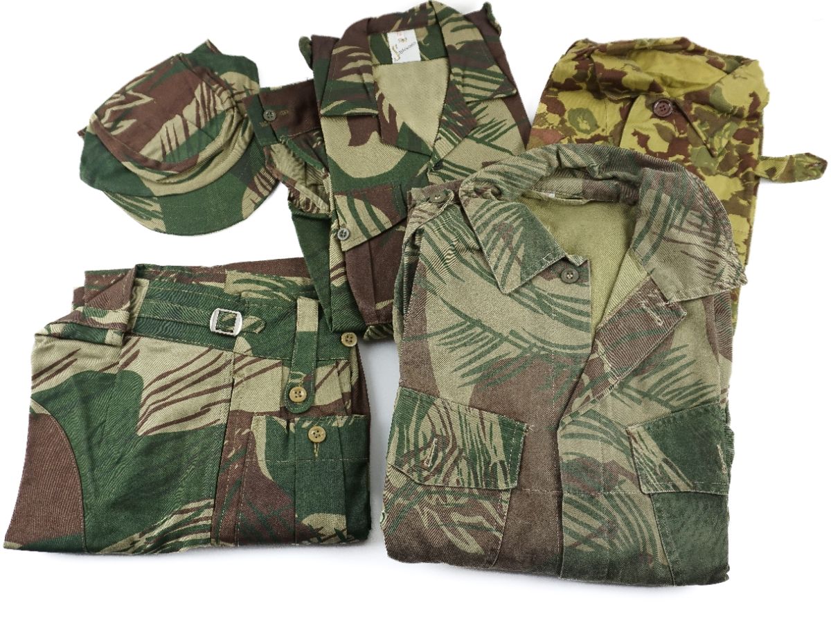 Fardamento camuflado de militar