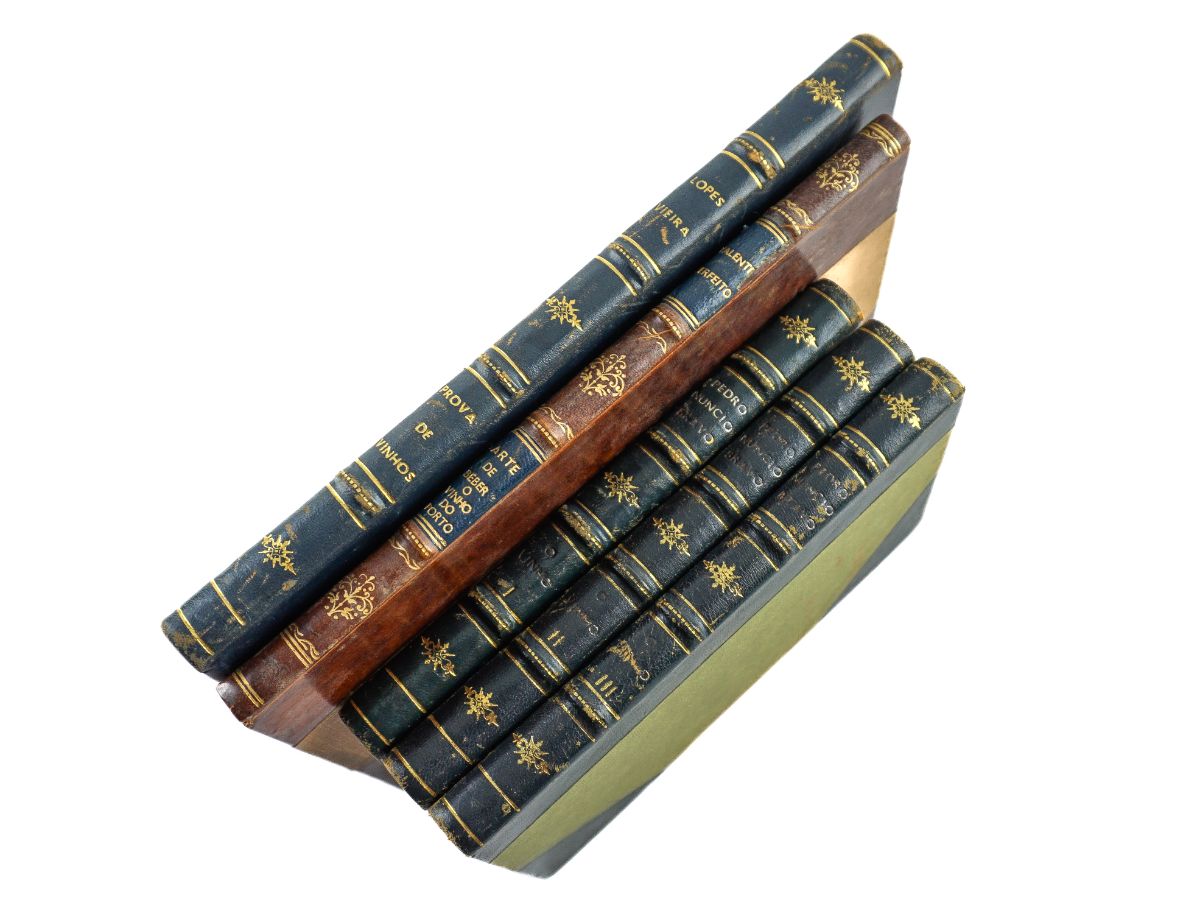 Vinho, 5 livros antigos