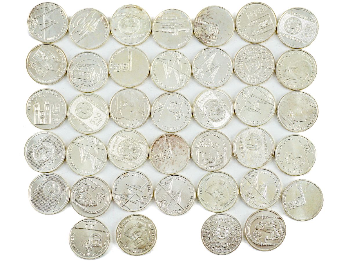 39 moedas de 500 escudos em prata