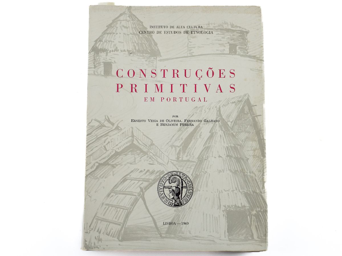 Construções Primitivas em Portugal