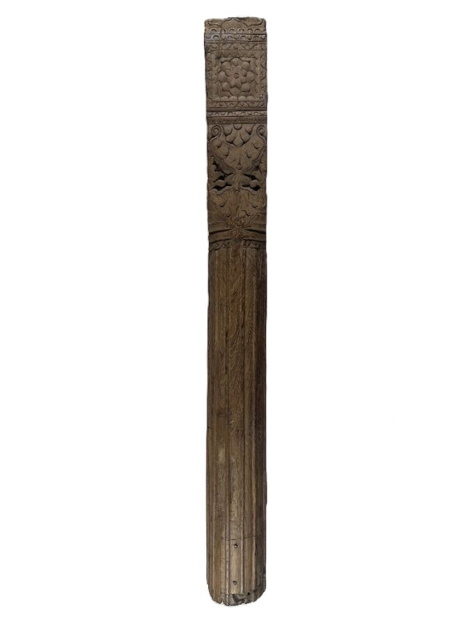Coluna esculpida