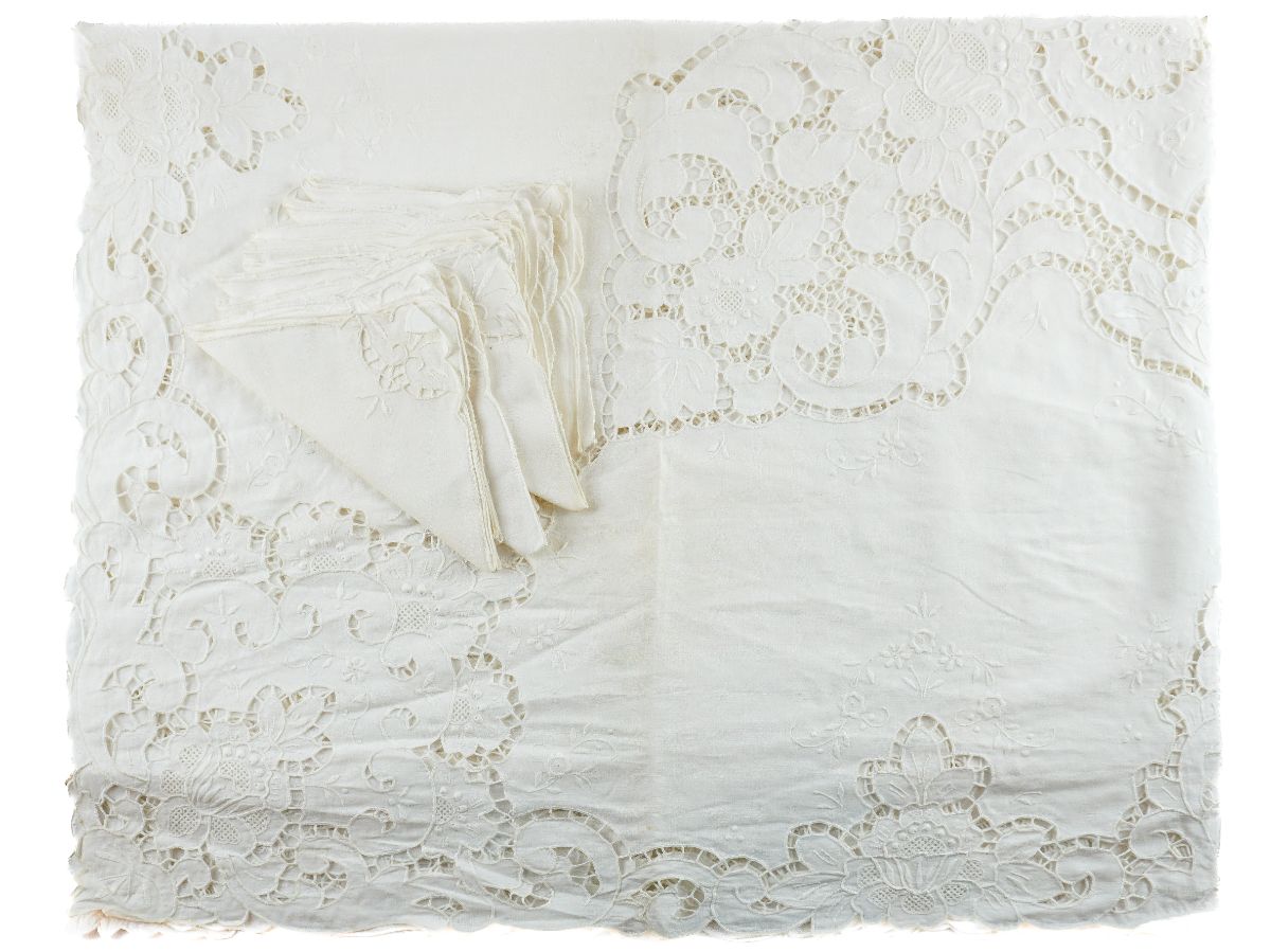 Toalha de linho com bordados