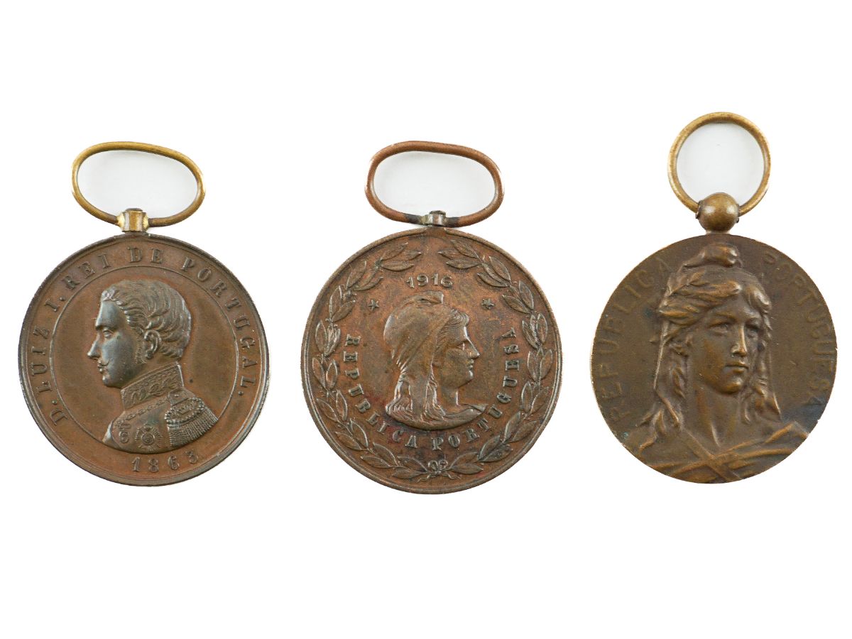 3 Condecorações em Cobre