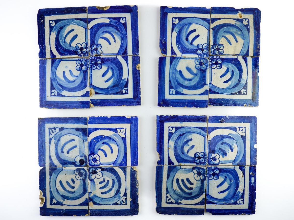 4 Quadras de azulejos com a mesma decoração