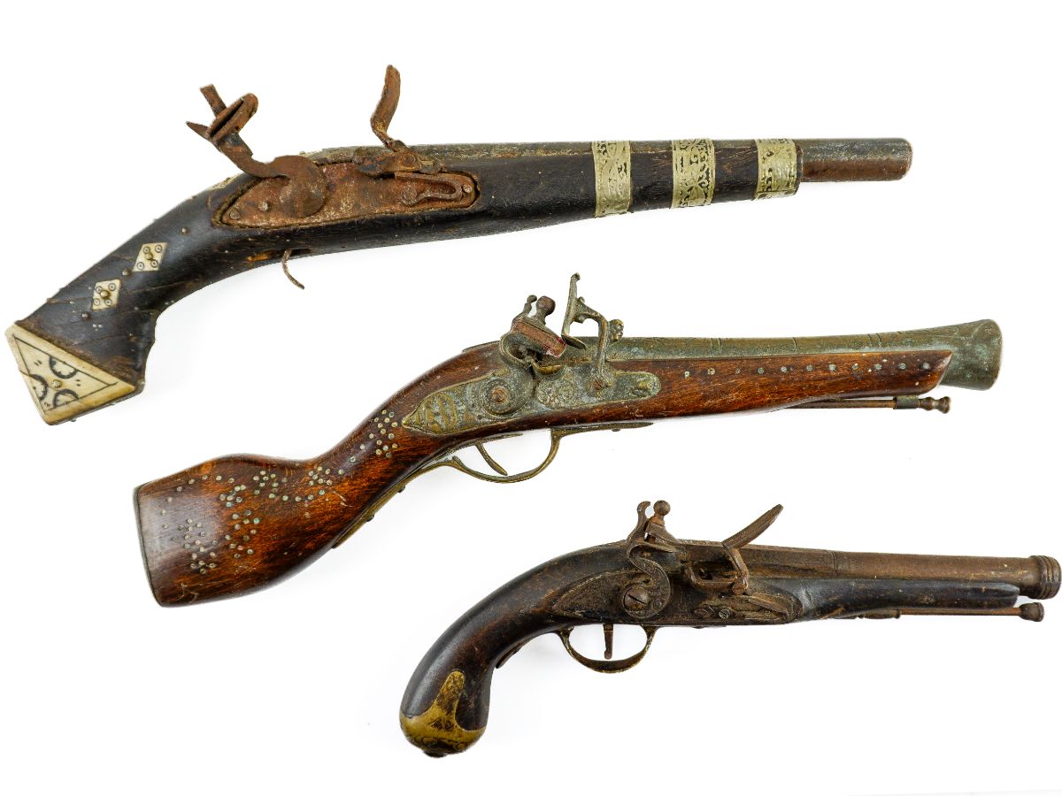 3 Pistolas