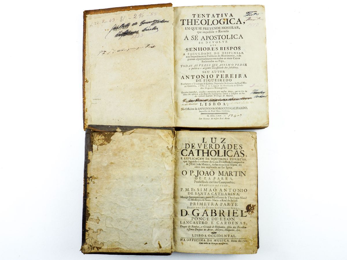 2 Livros Religiosos