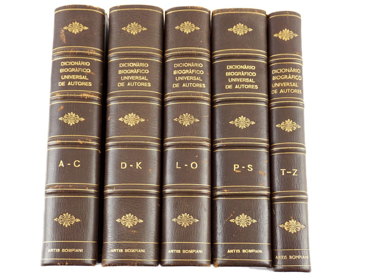 Dicionário Biográfico Universal de Autores