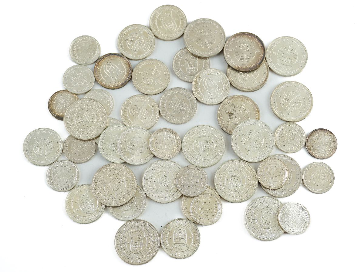 Conjuntos da 17ª exposição Descobrimentos/Renascimento 1983