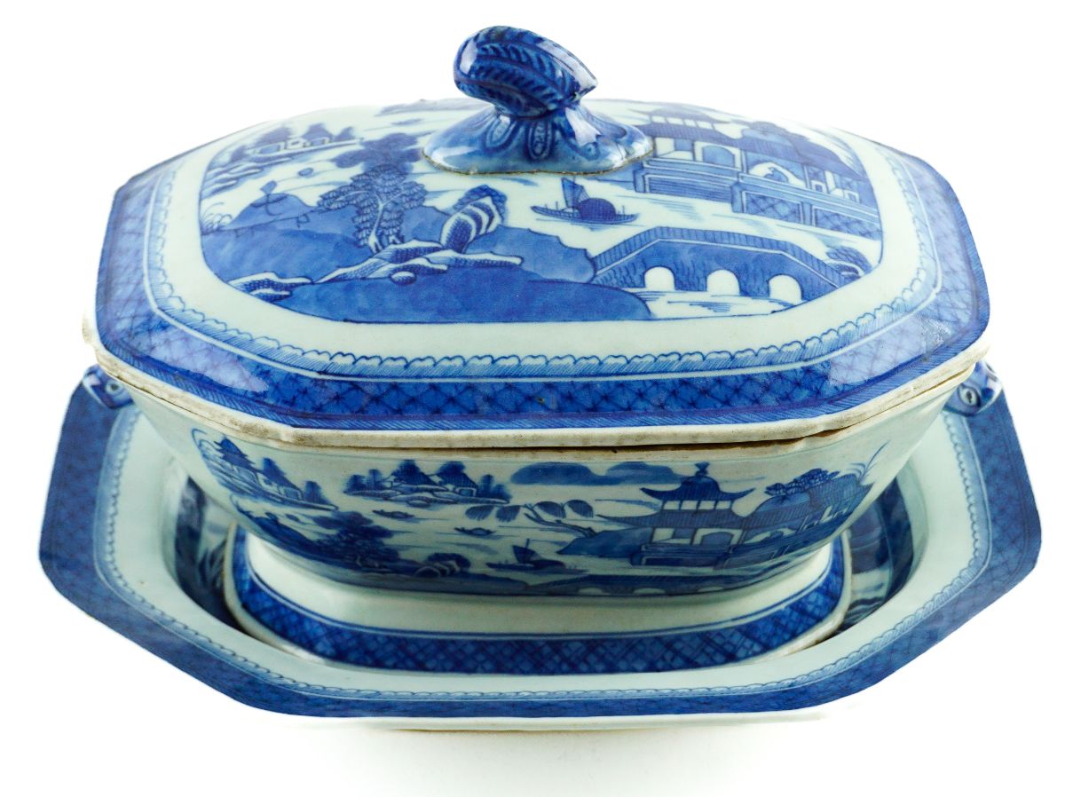 Terrina com travessa chinesa