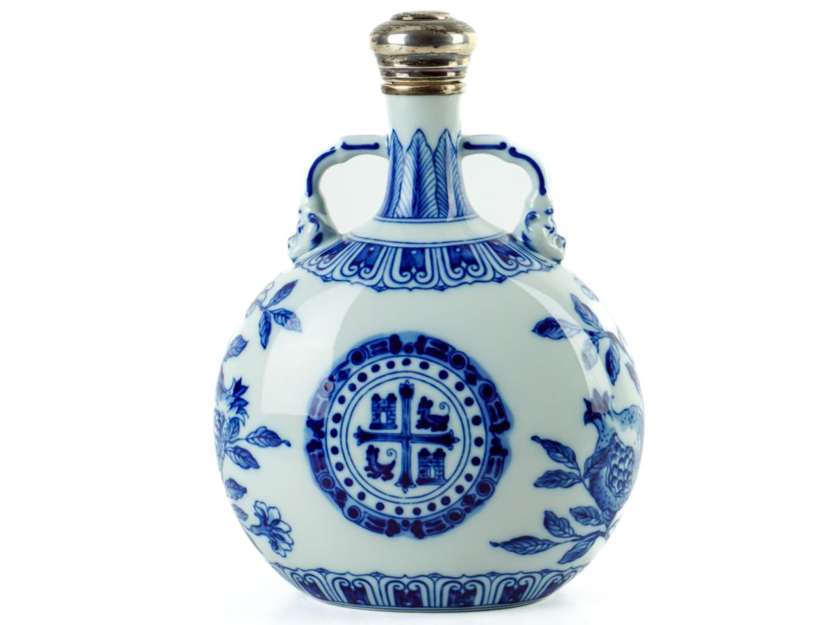 Garrafa em porcelana da Vista Alegre