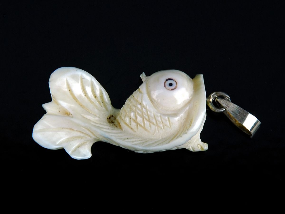 Pendente em forma de peixe