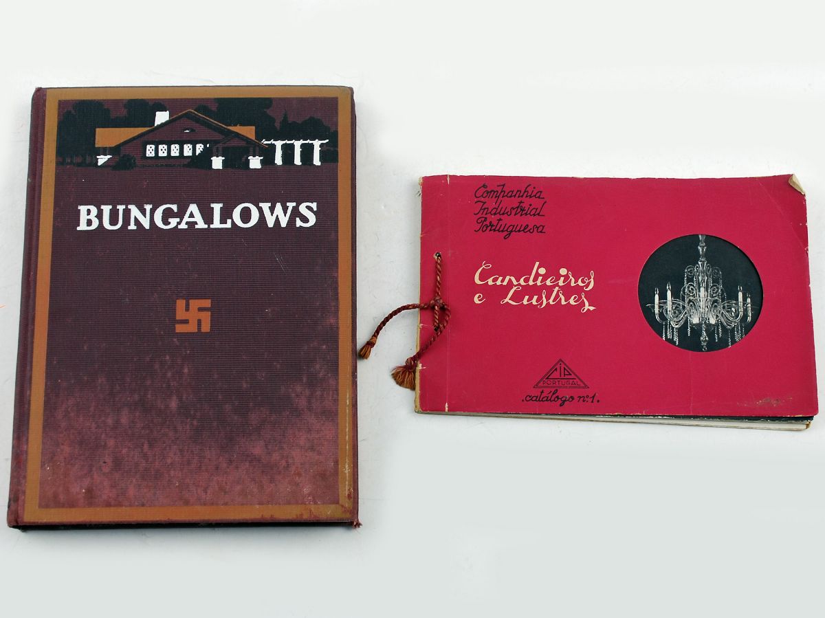 1 catálogo e 1 livro