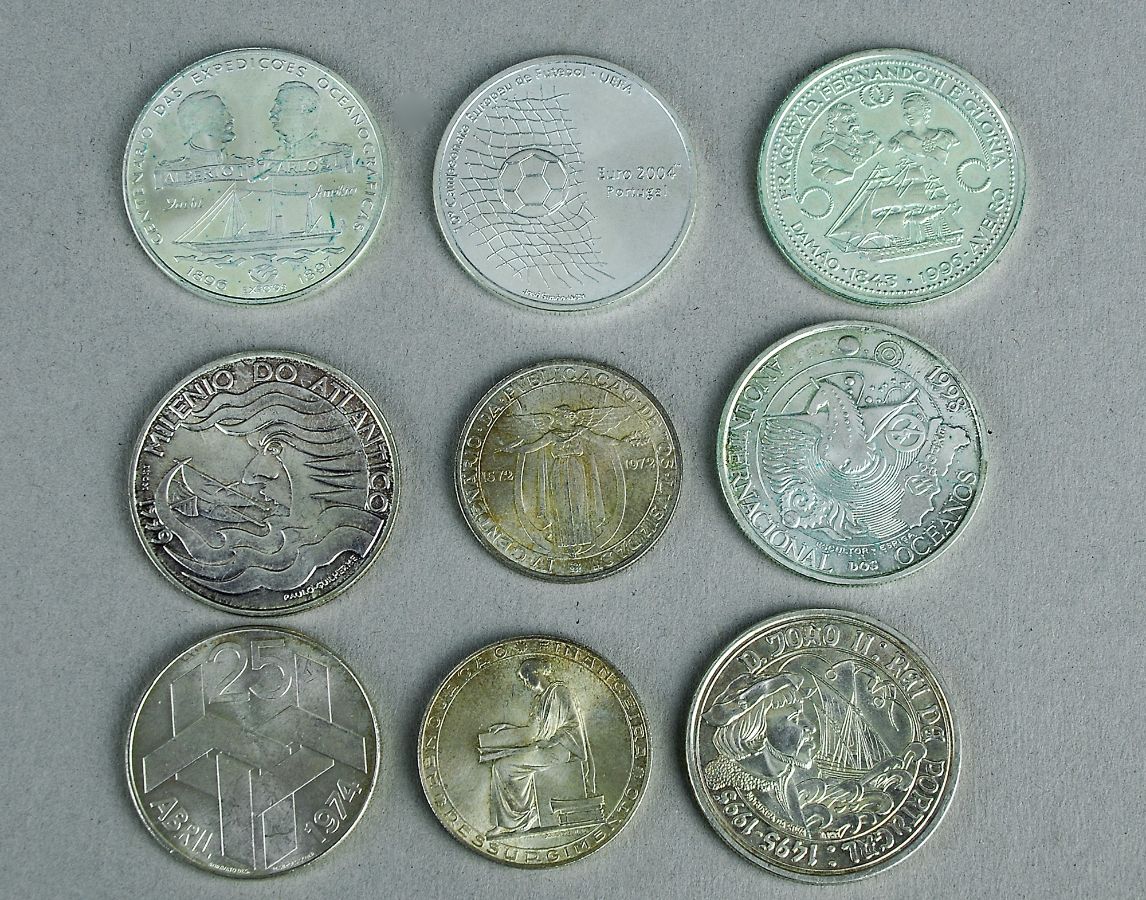 Lote de 117 moedas em prata