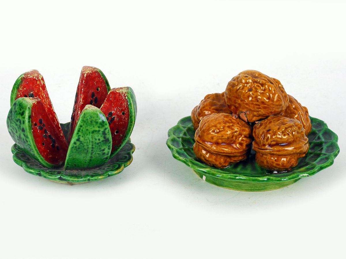 2 Pratos com frutas