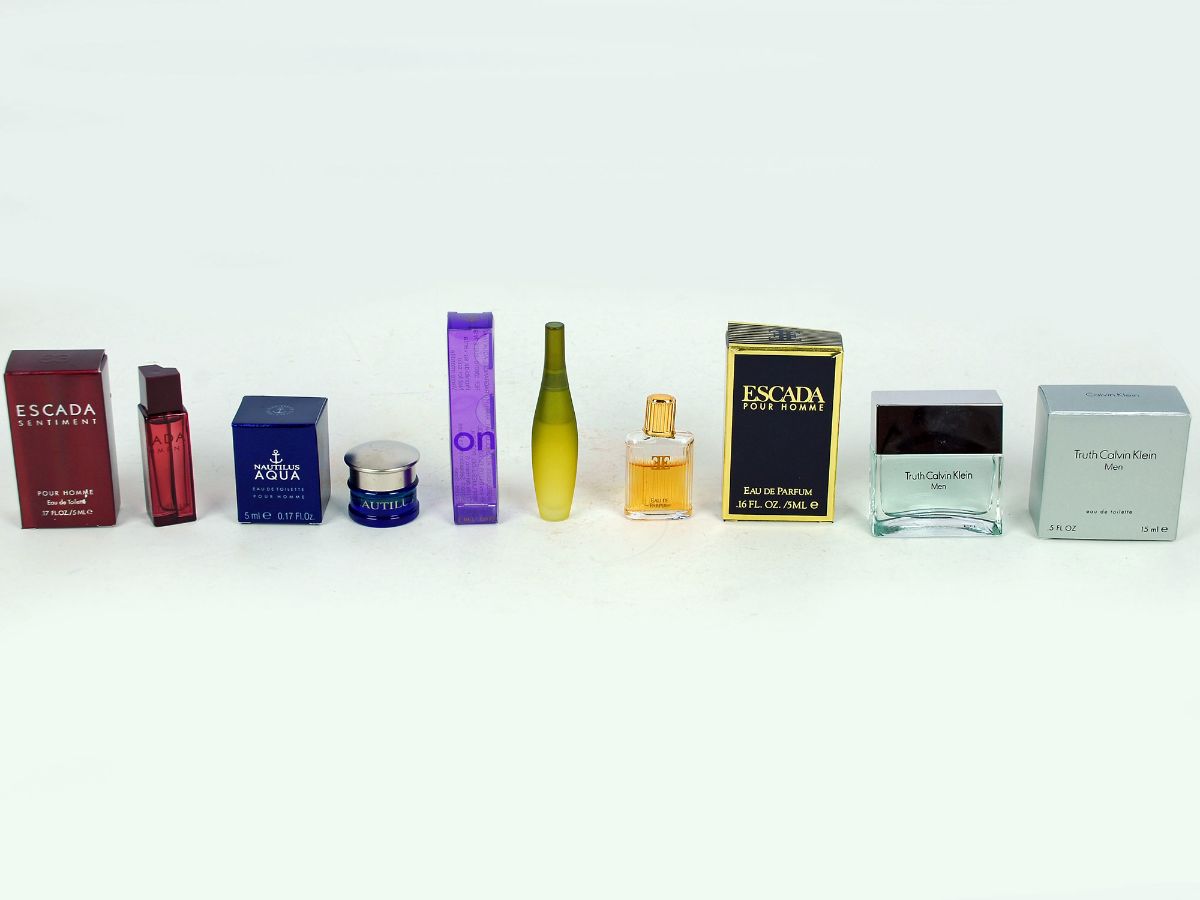 14 Miniaturas de perfumes Masculinos