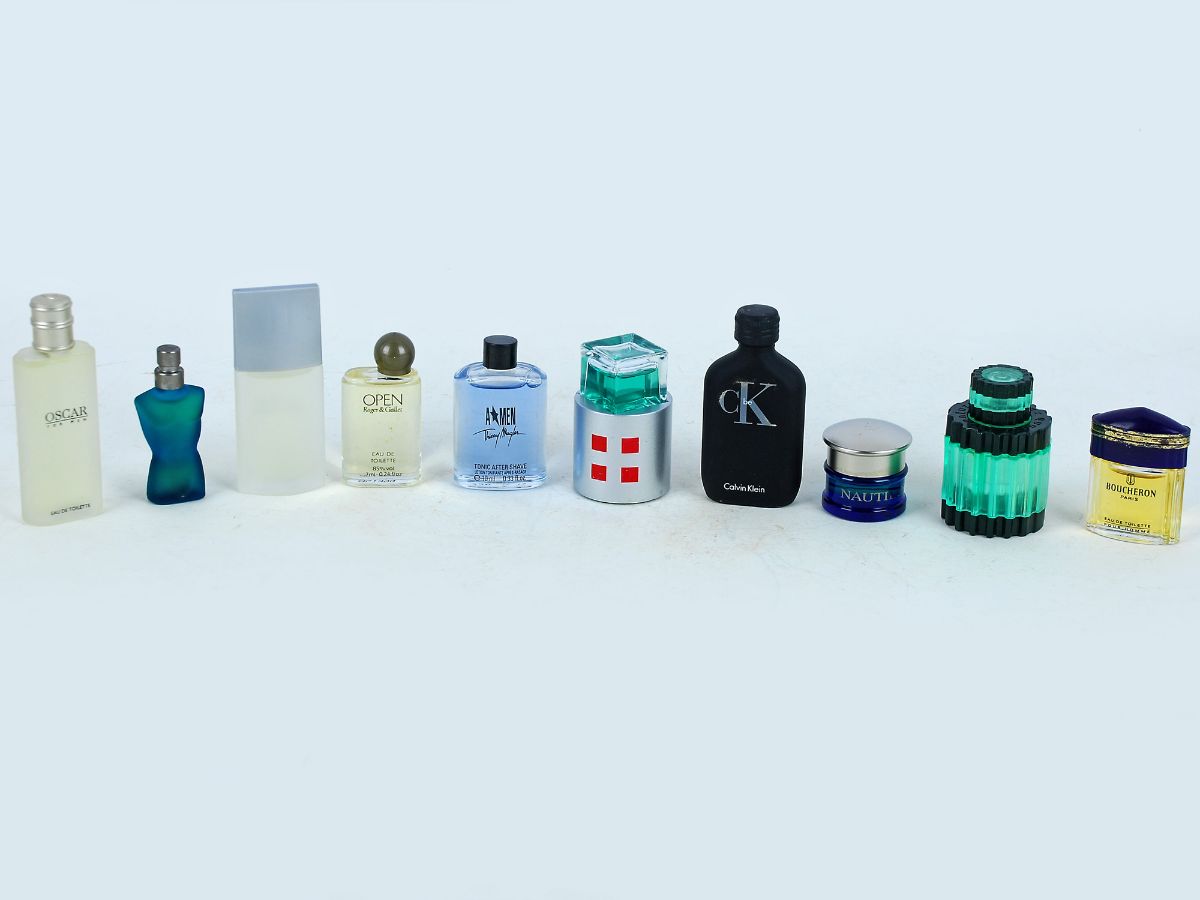 Lote de 10 miniaturas de perfumes Masculinos (cheias e sem caixa)