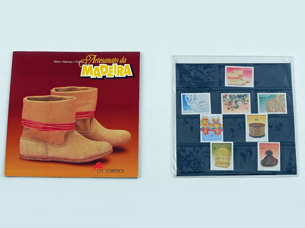 Carteira temática com selos do Artesanato da Madeira